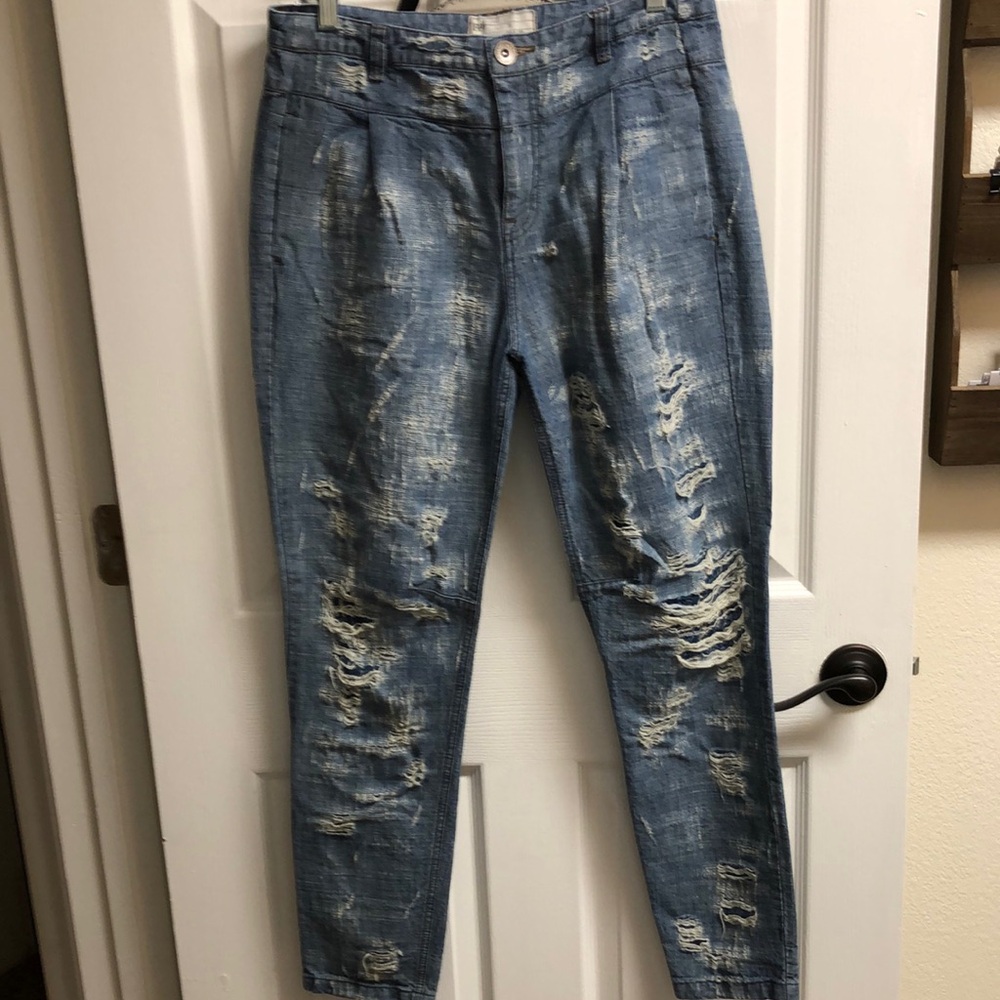 Free People Distressed Boyfriend Jeans 28 RARE!